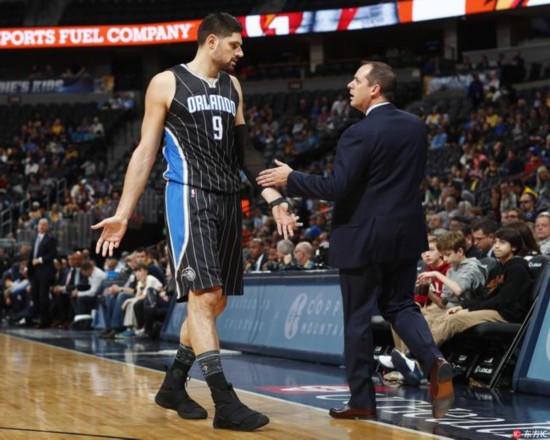 守球员单刀 守球员单刀