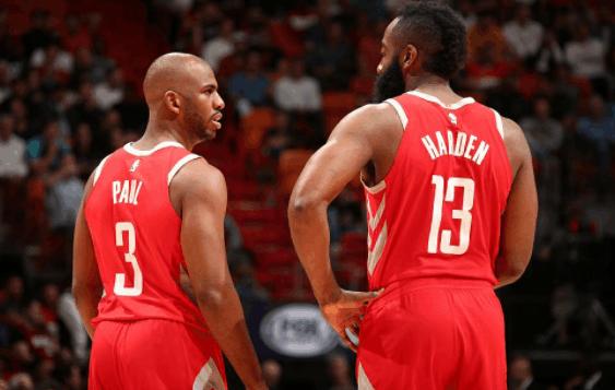 配合鲜明对 配合鲜明对