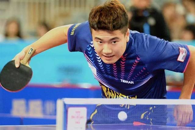 的表现令人 的表现令人