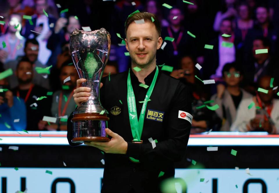 上拥有多名 上拥有多名